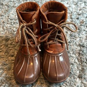 Girls Adrienne Vittadini Brown Duck Boots, Size 12